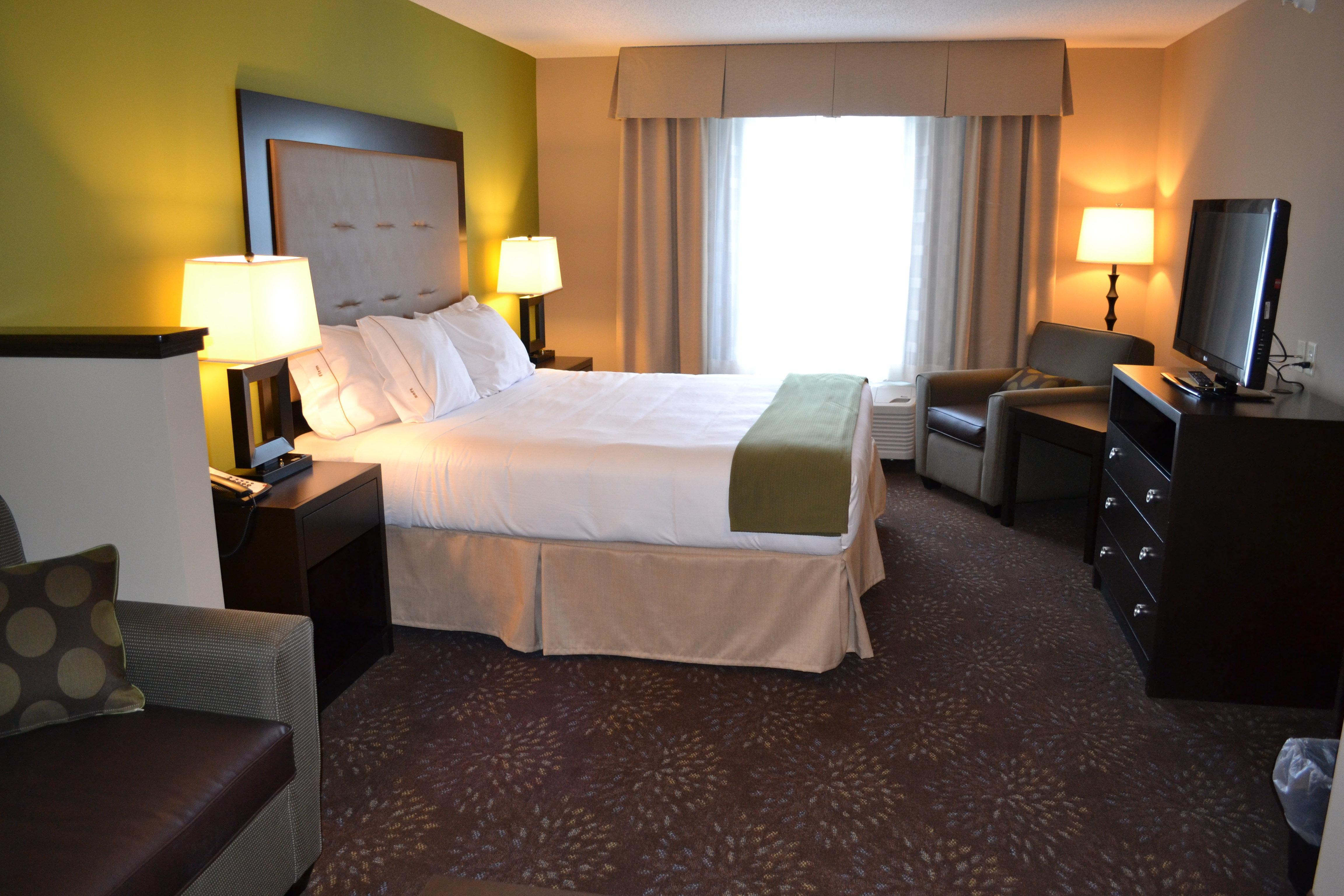 Holiday Inn Express & Suites Northwood By Ihg Silver Lake Esterno foto