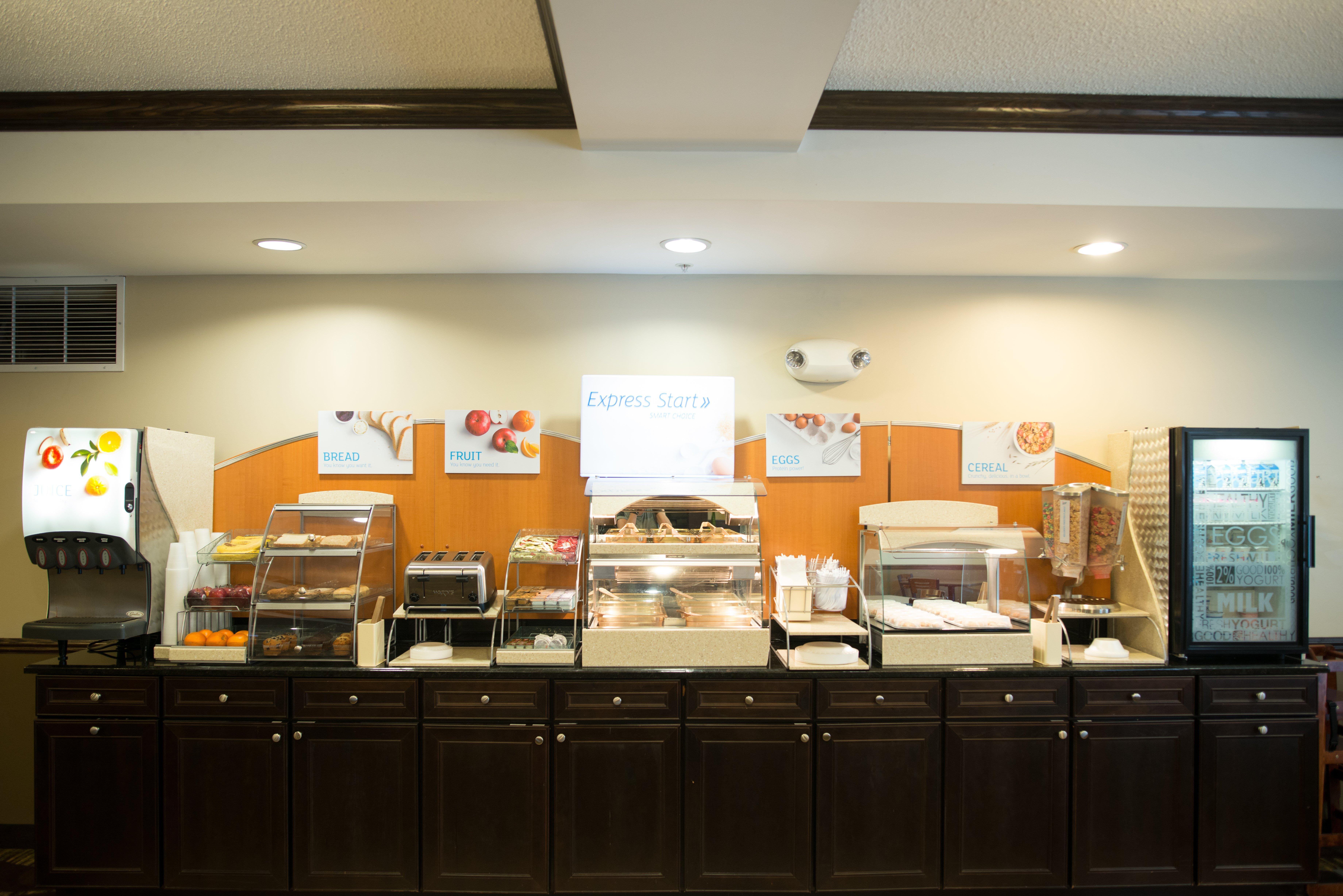Holiday Inn Express & Suites Northwood By Ihg Silver Lake Esterno foto