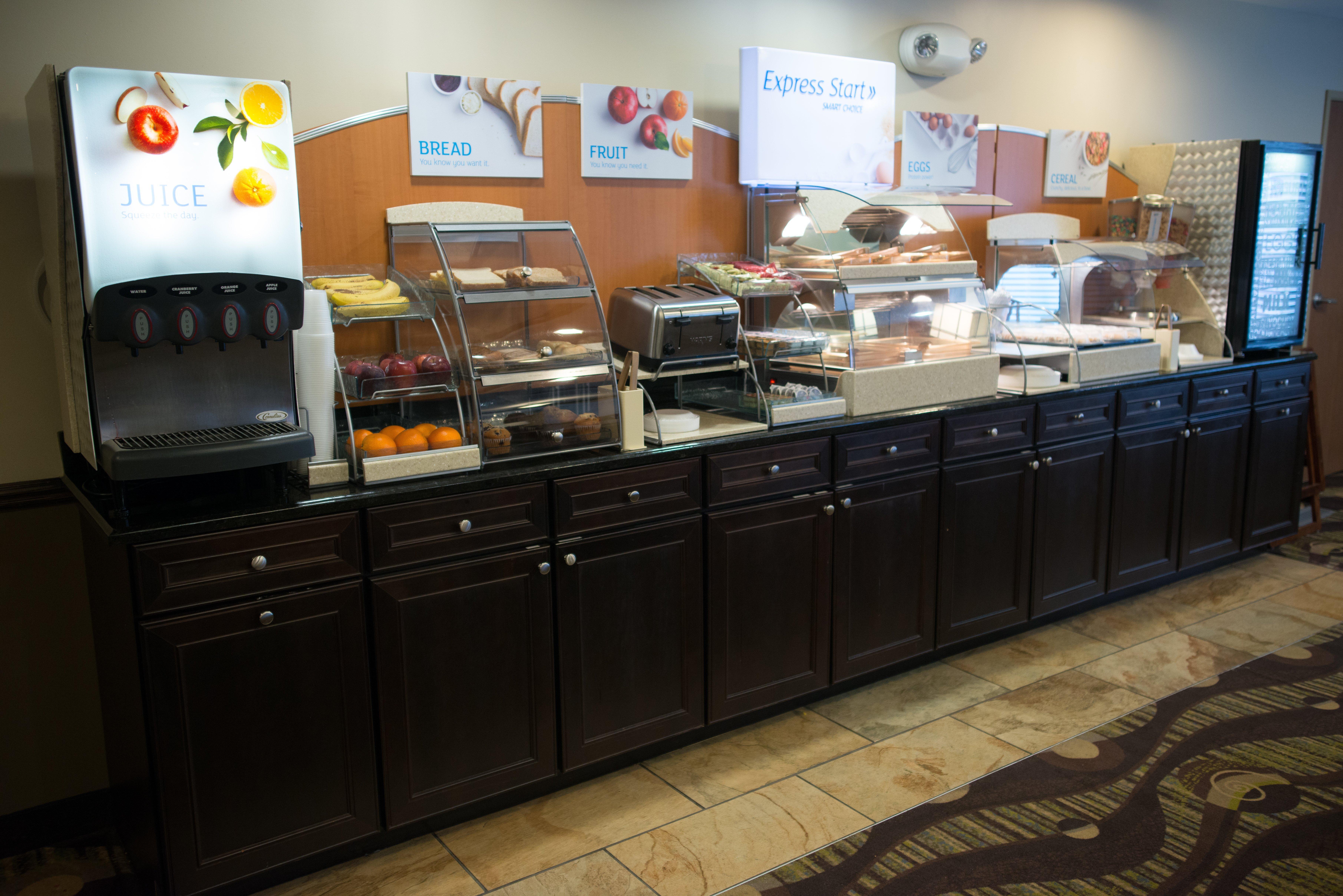 Holiday Inn Express & Suites Northwood By Ihg Silver Lake Esterno foto