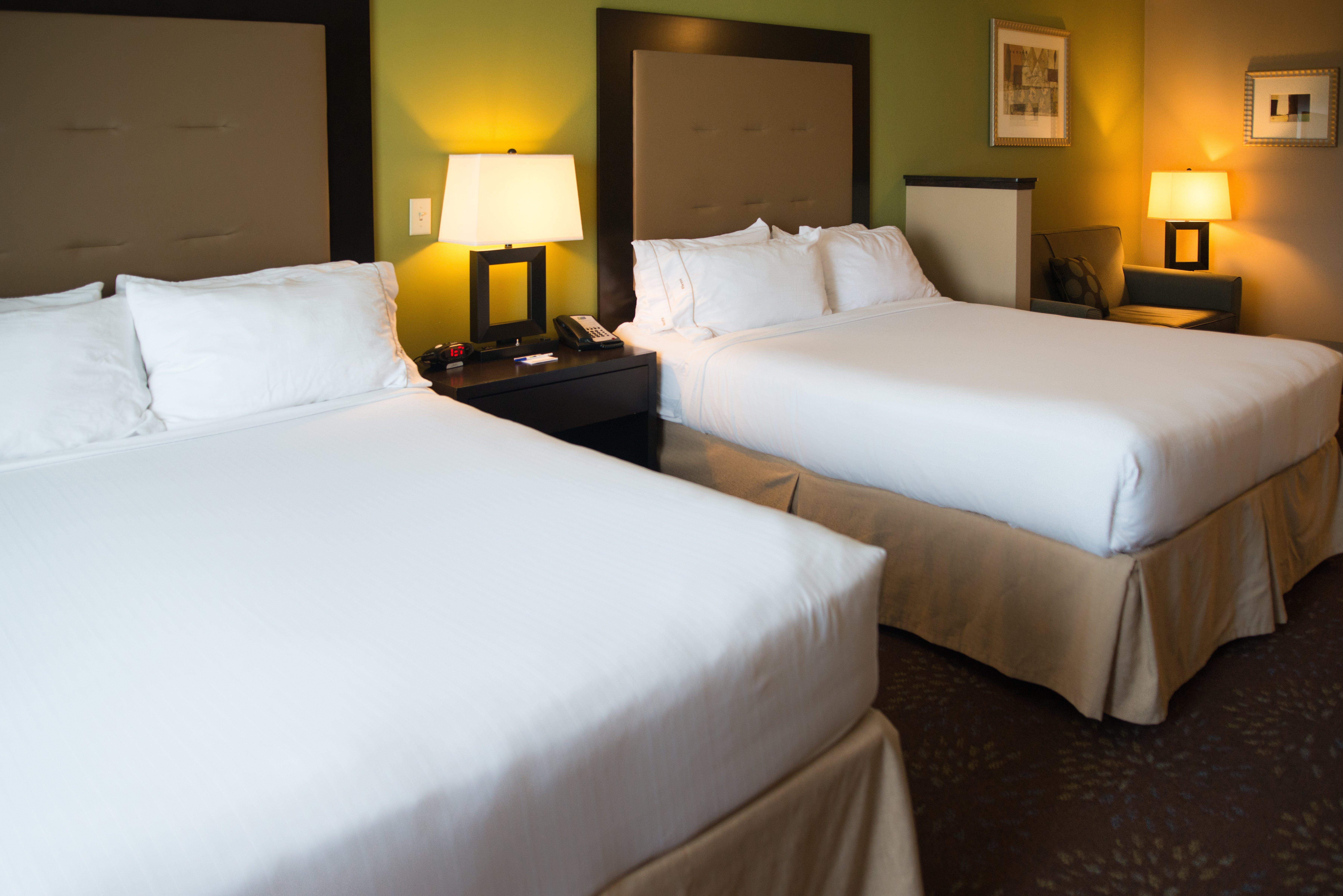 Holiday Inn Express & Suites Northwood By Ihg Silver Lake Esterno foto