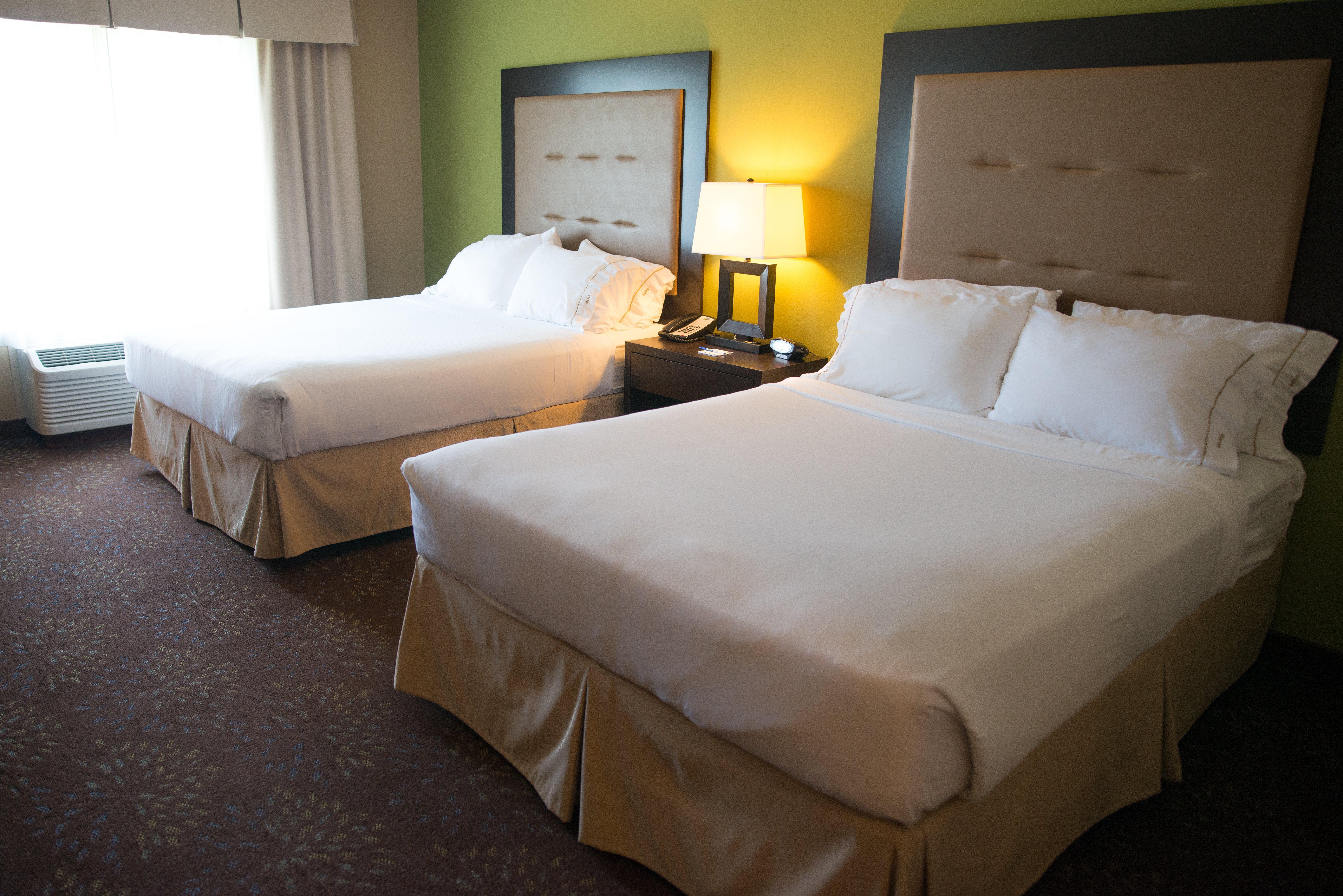 Holiday Inn Express & Suites Northwood By Ihg Silver Lake Esterno foto