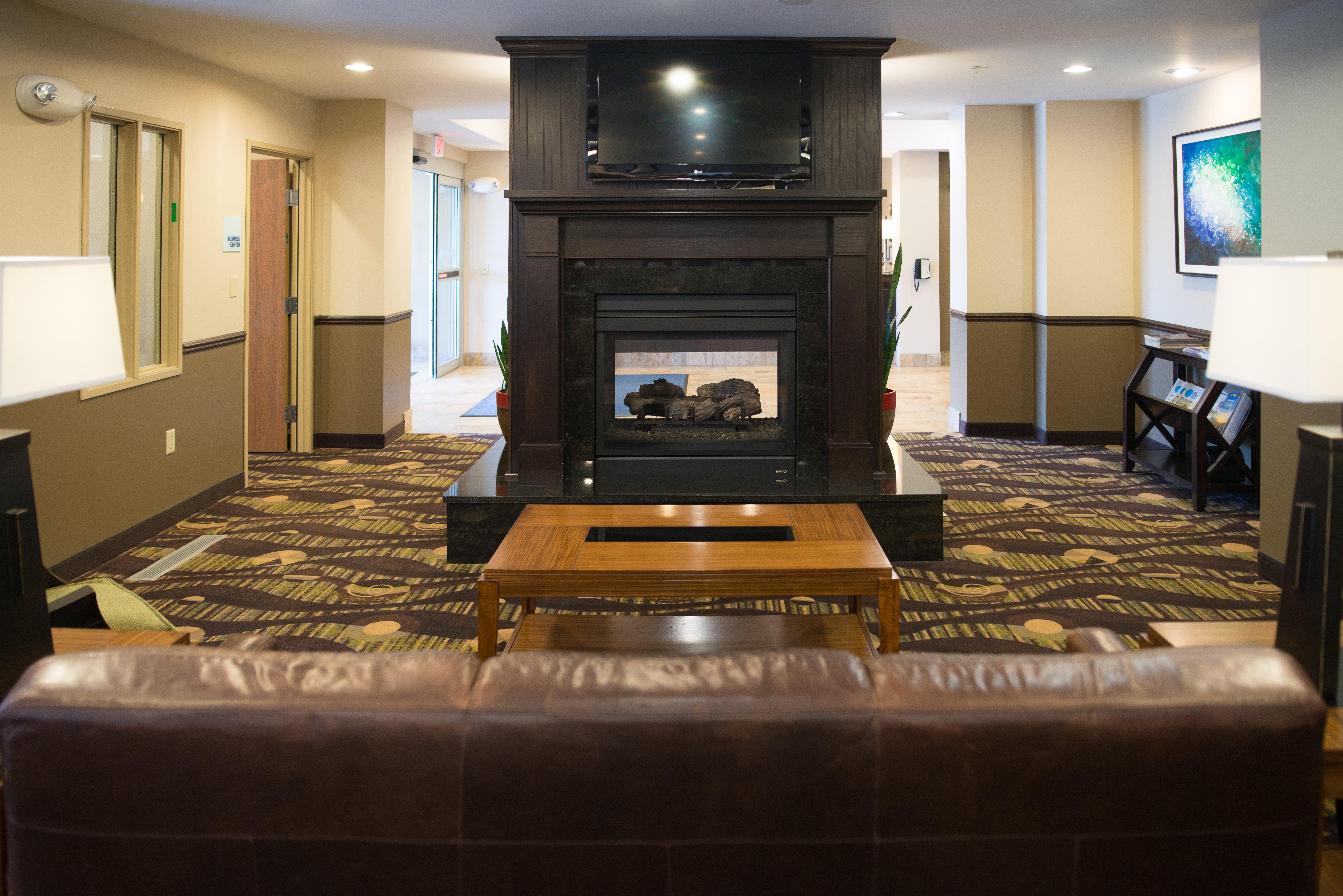 Holiday Inn Express & Suites Northwood By Ihg Silver Lake Esterno foto