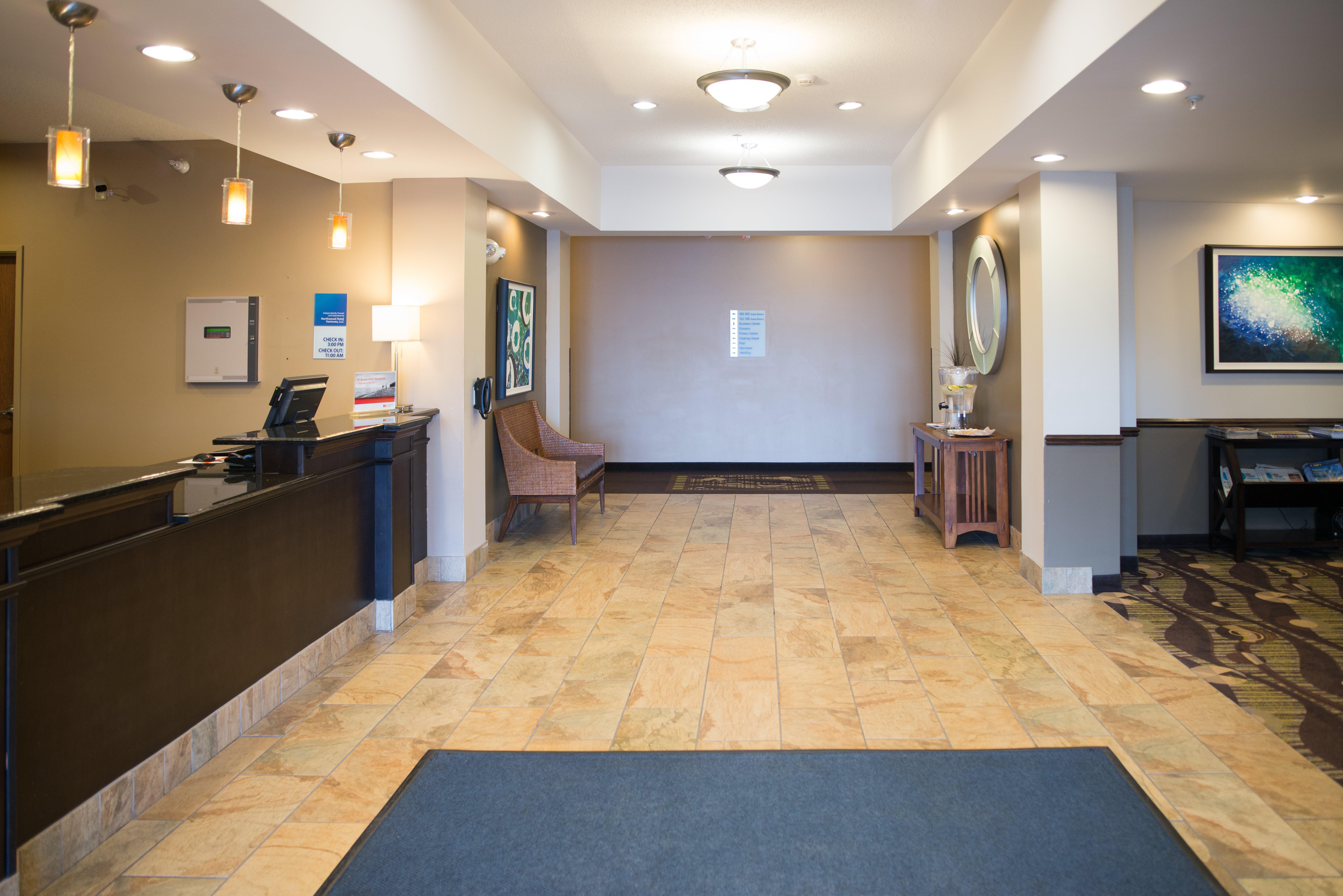 Holiday Inn Express & Suites Northwood By Ihg Silver Lake Esterno foto