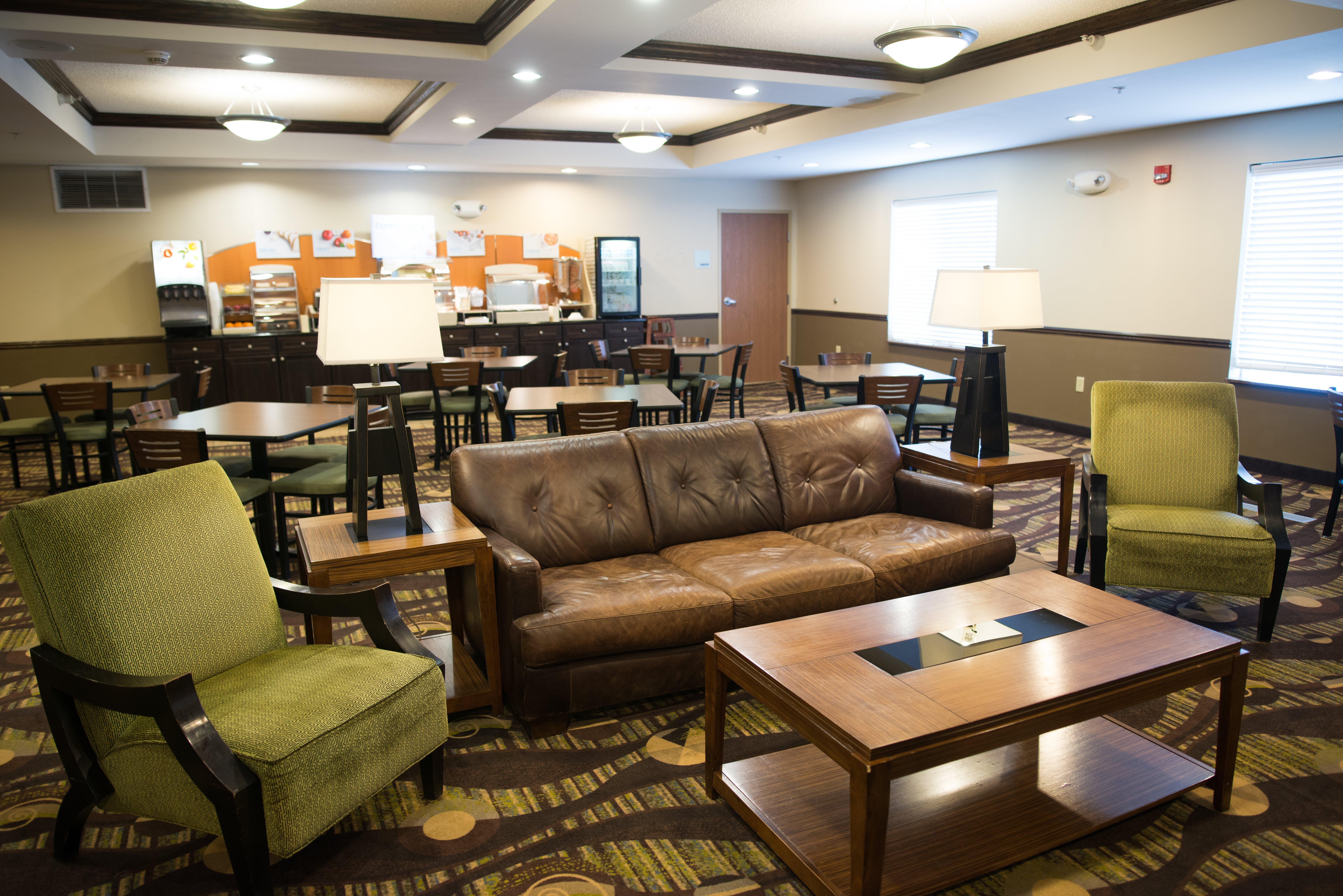Holiday Inn Express & Suites Northwood By Ihg Silver Lake Esterno foto