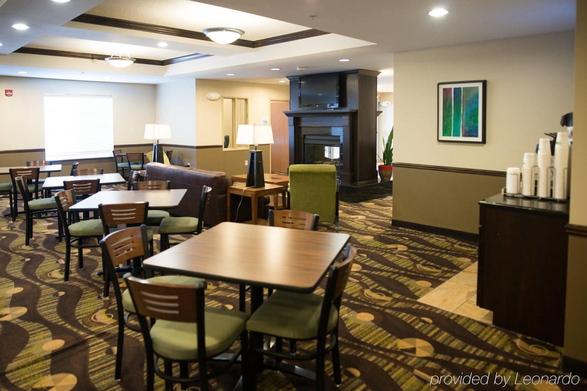 Holiday Inn Express & Suites Northwood By Ihg Silver Lake Esterno foto