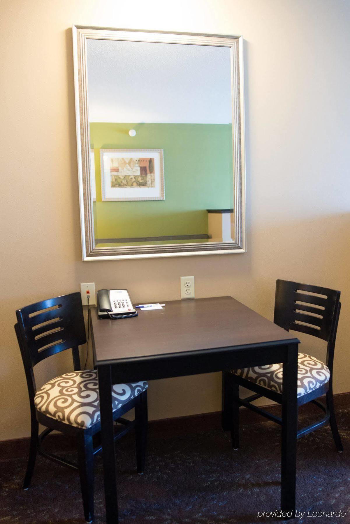 Holiday Inn Express & Suites Northwood By Ihg Silver Lake Esterno foto